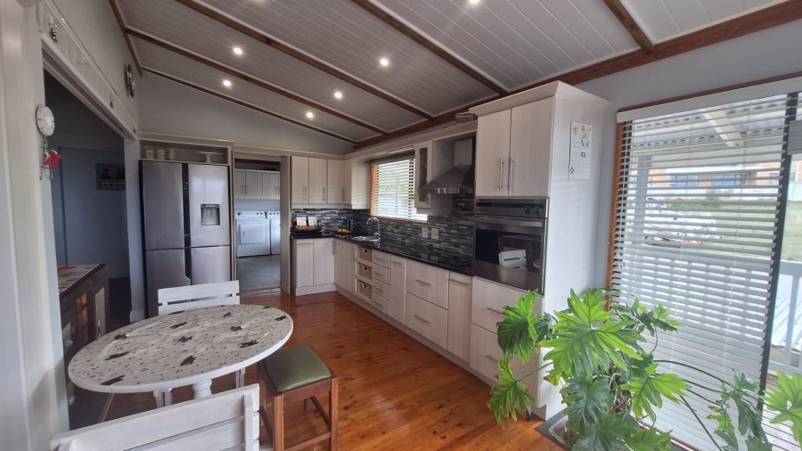 4 Bedroom Property for Sale in Stilbaai Wes Western Cape